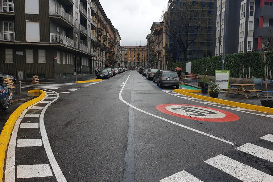 Zona 30 Rovereto - restringimento della carreggiata per moderare le velocità
